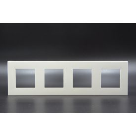 Z-Switch 4-es műanyag keret Fehér